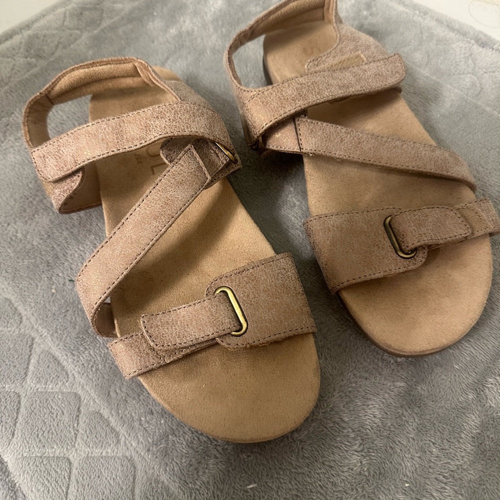 Women's Tan Sandals